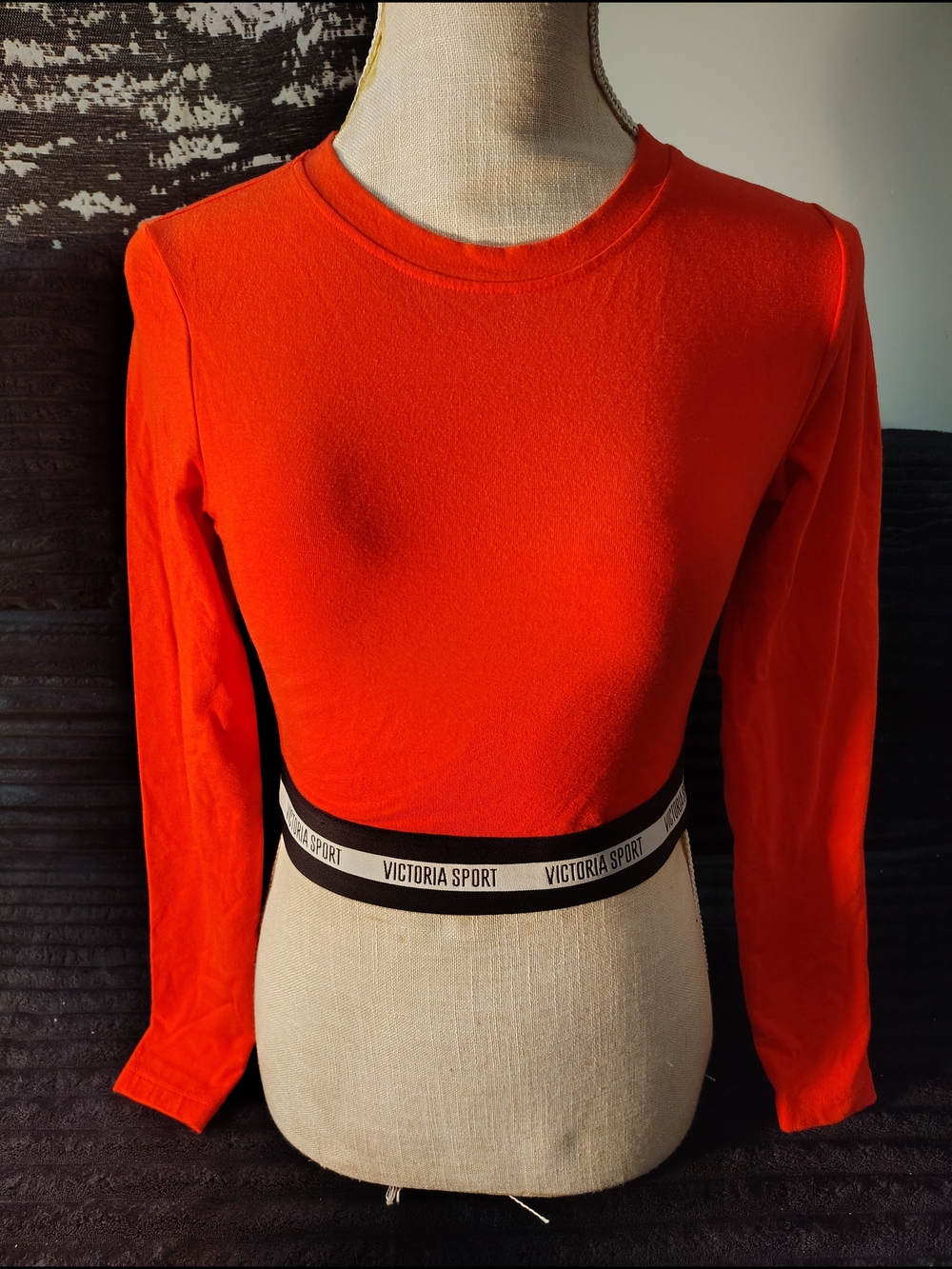 Long-Sleeve Crop Top in Vibrant Orange-Red